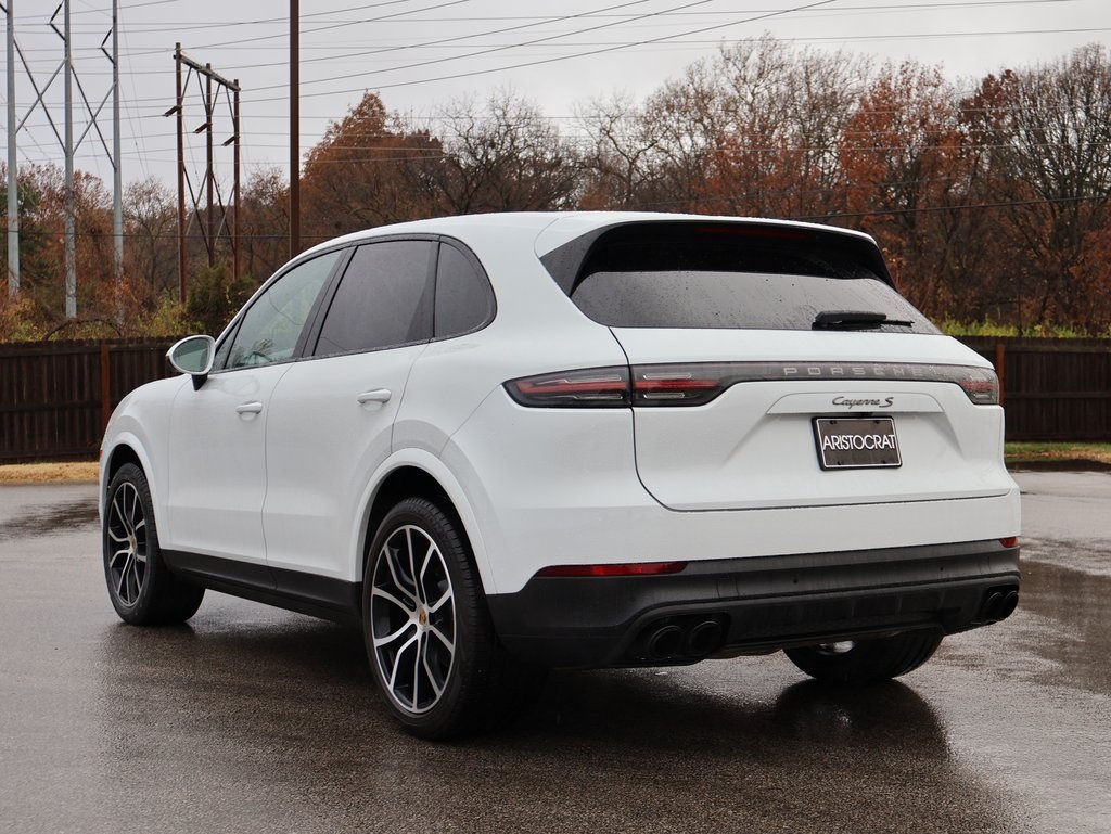 2022 Porsche Cayenne S Platinum Edition photo 3