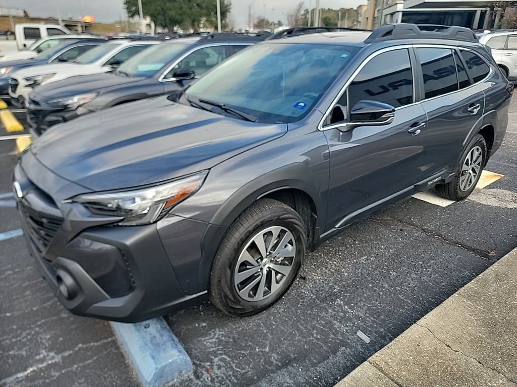 2024 Subaru Outback Premium's photo