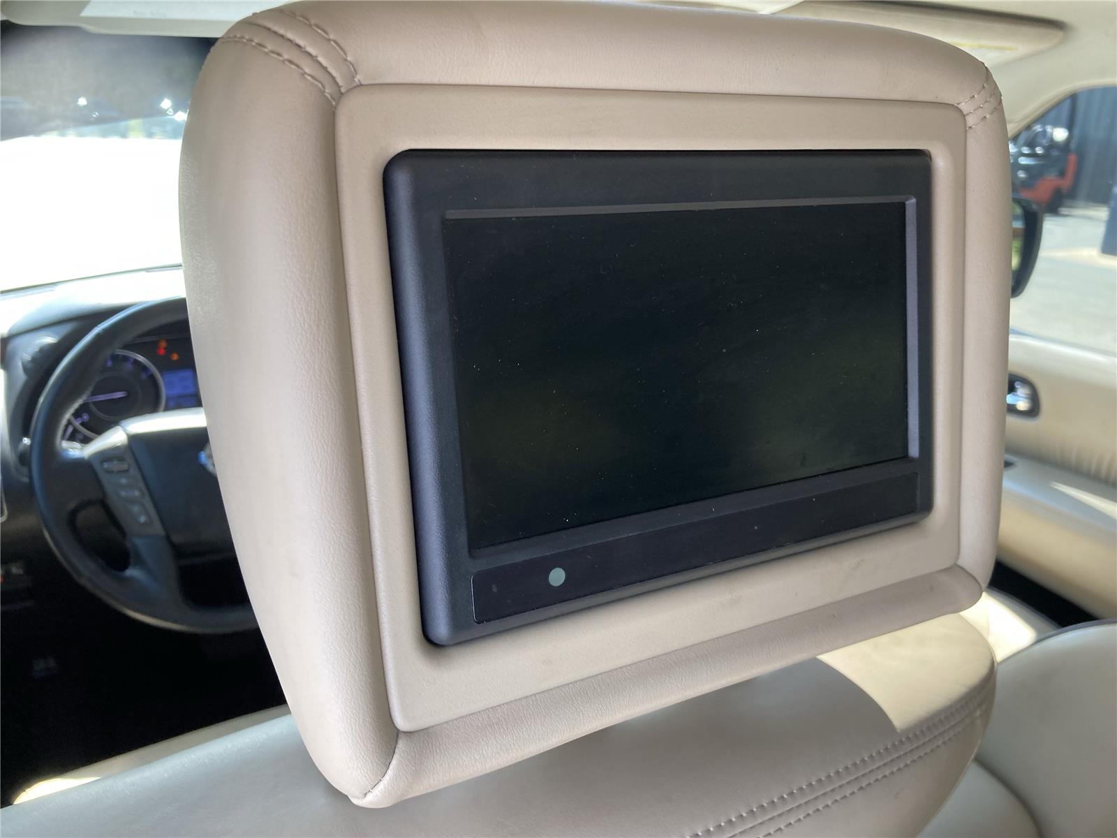 2017 Nissan Armada Platinum photo 22
