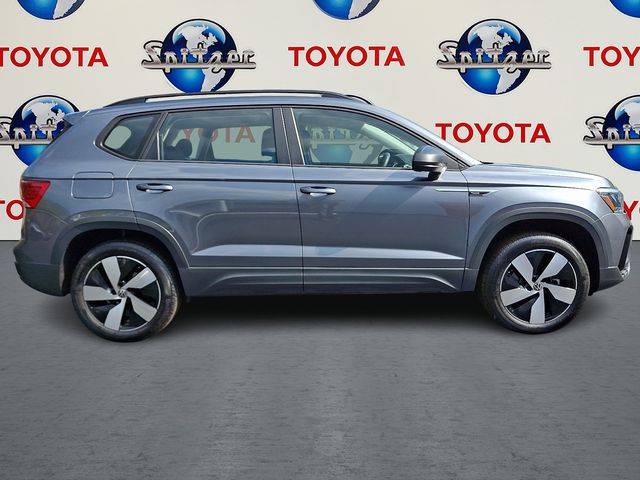 2024 Volkswagen Taos S photo 3