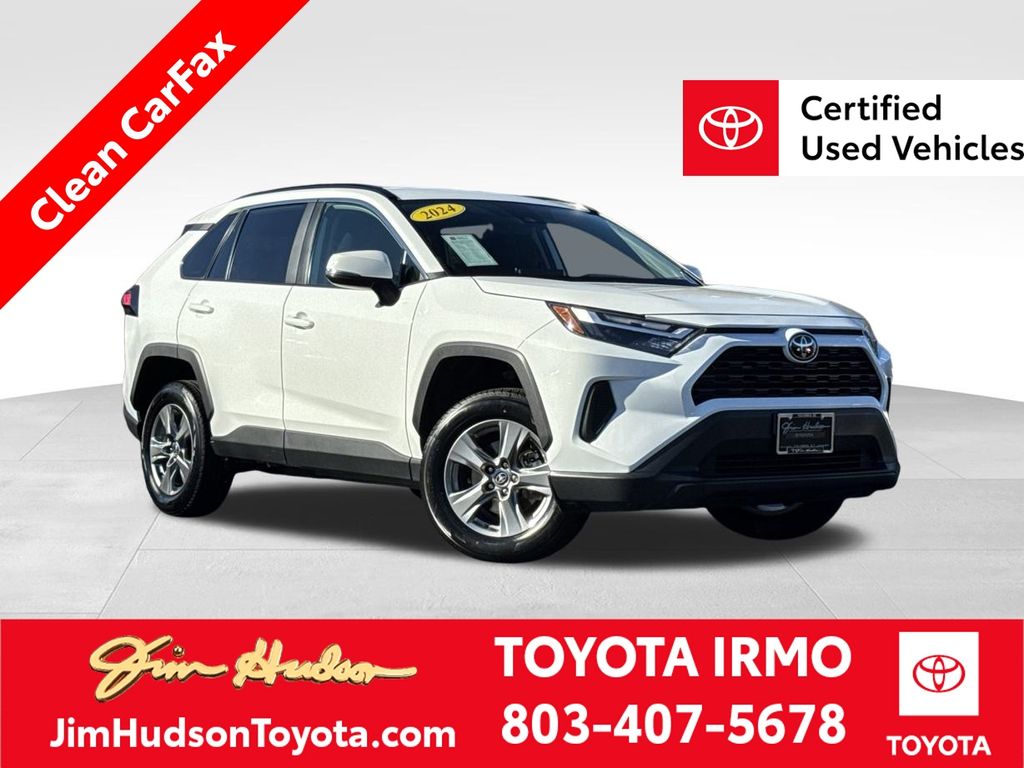 2024 Toyota RAV4 XLE's photo
