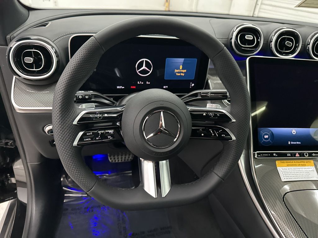 2025 Mercedes Benz GLC 300 photo 2