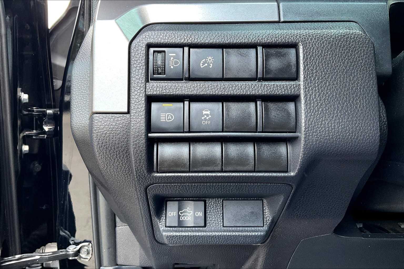 2024 Toyota Tacoma SR5 Double Cab photo 31