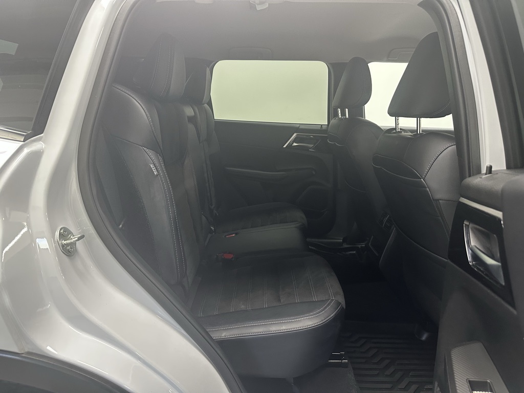 2024 Mitsubishi Outlander SE photo 15