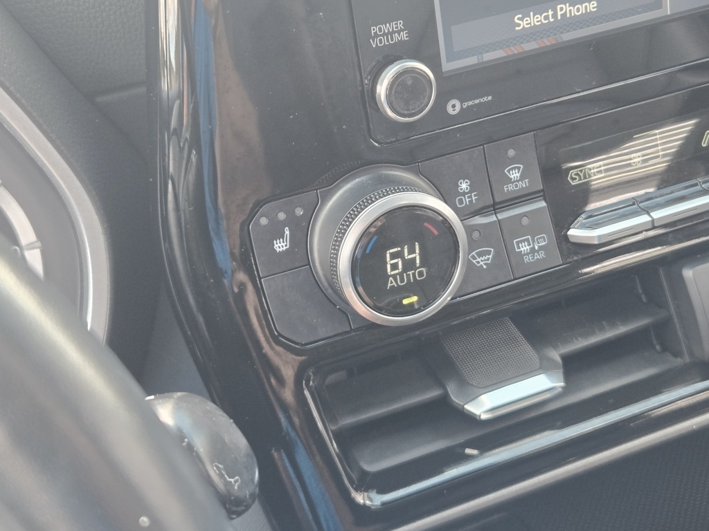 2021 Toyota Highlander XLE photo 26