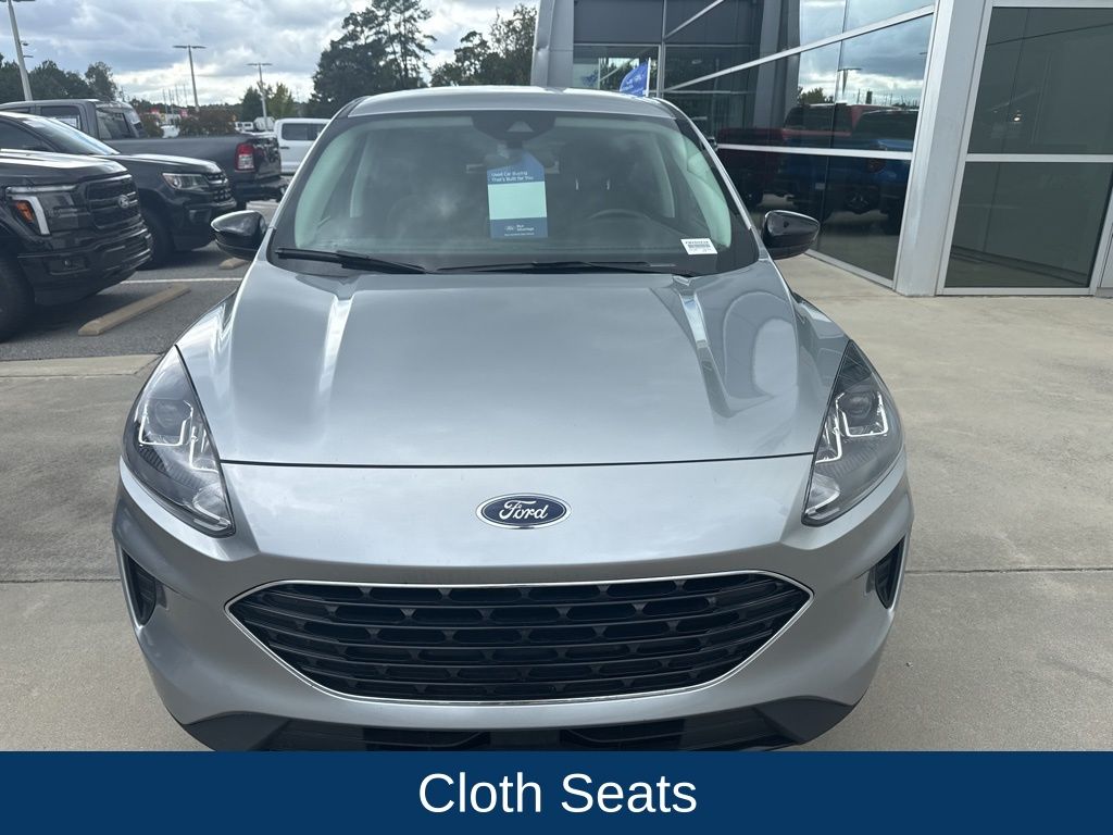 2022 Ford Escape SE photo 2