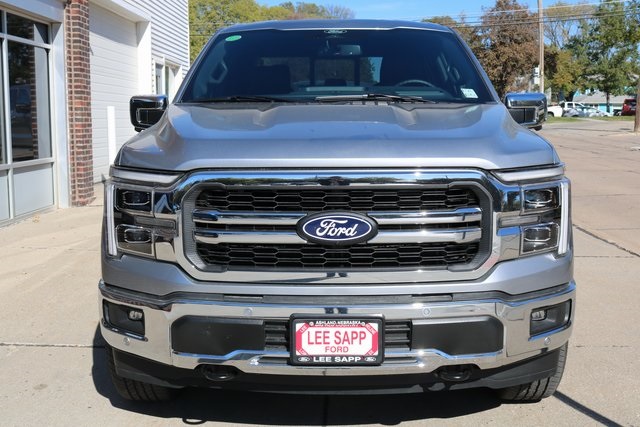 2025 Ford F-150 Lariat photo 2