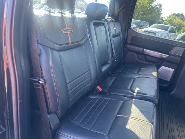 2022 Ford F-150 Platinum photo 32