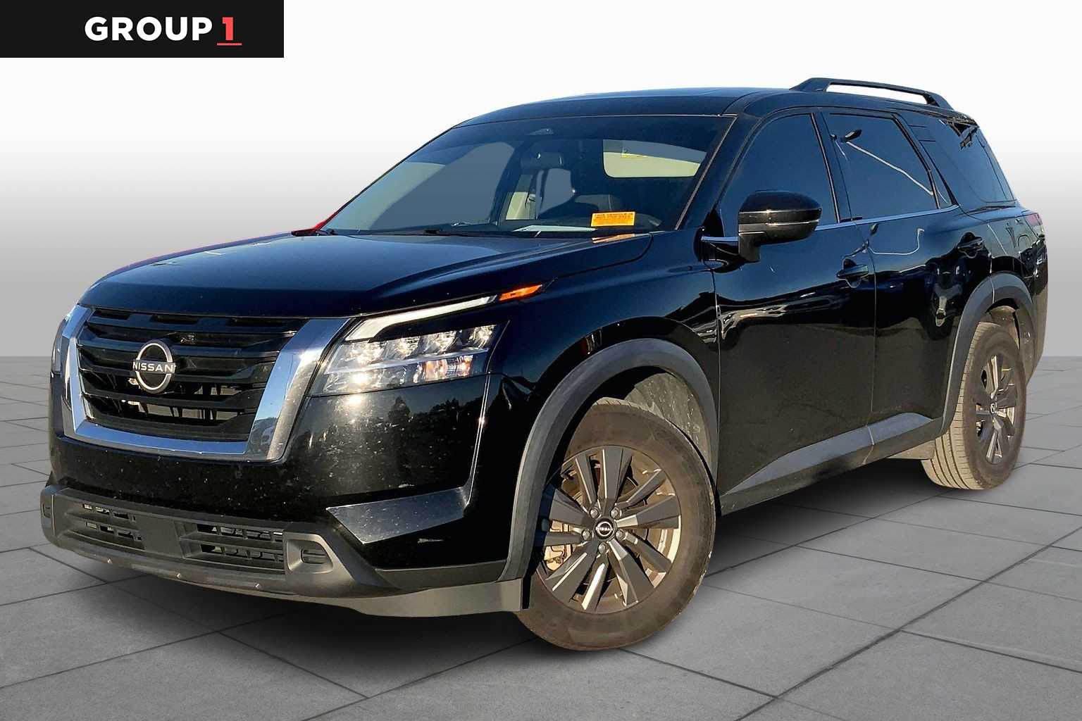 2022 Nissan Pathfinder SV's photo