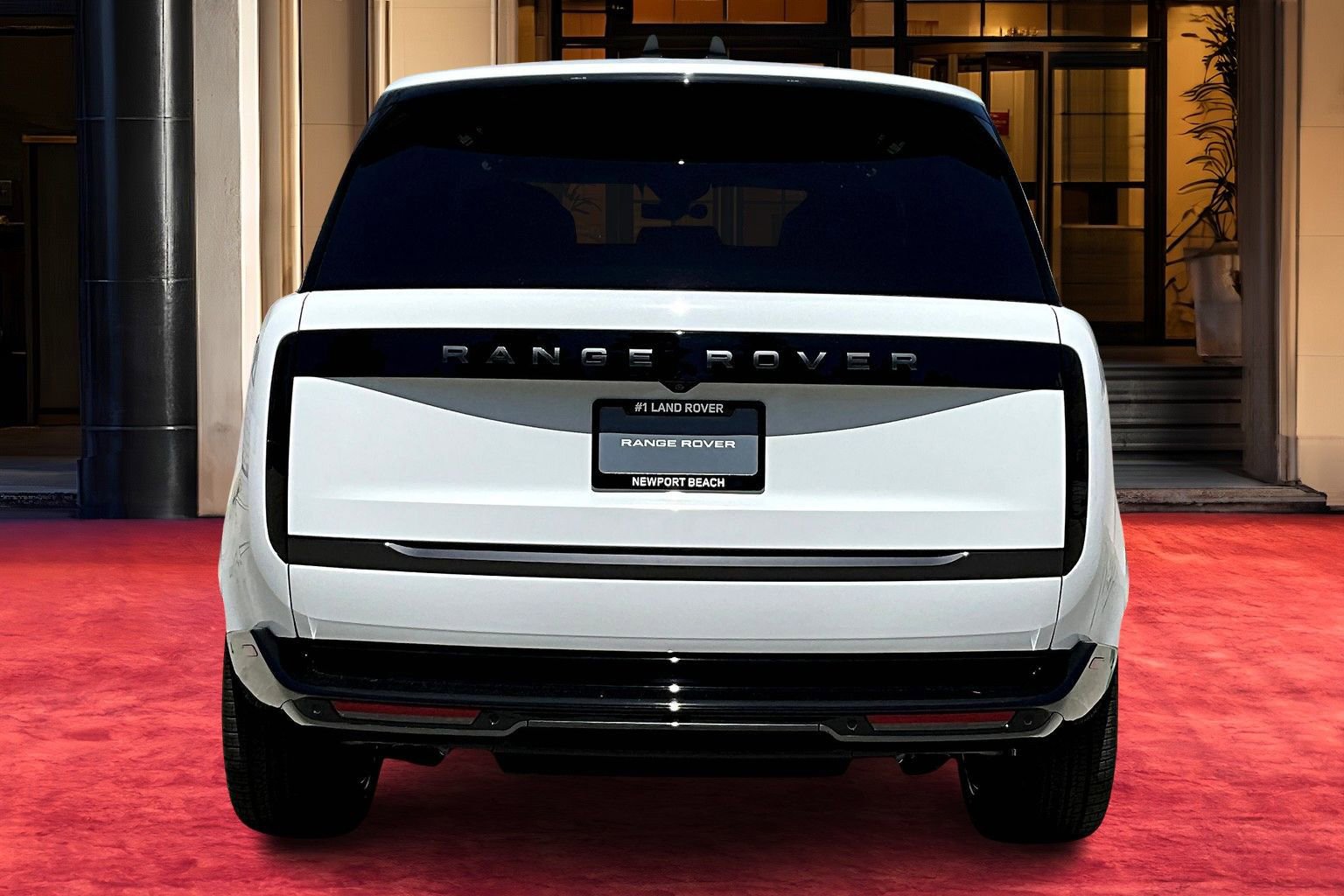 2025 Land Rover Range Rover SE photo 2