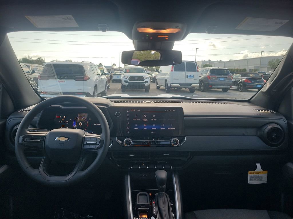 2025 Chevrolet Colorado LT photo 10