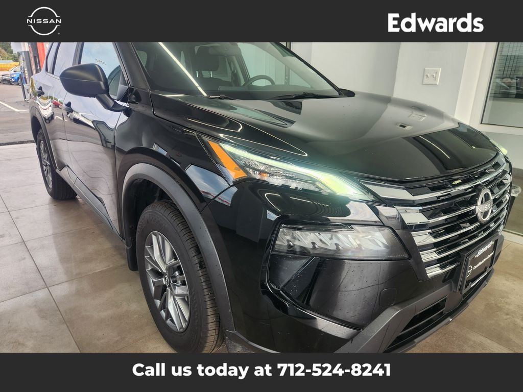 2025 Nissan Rogue S photo 2