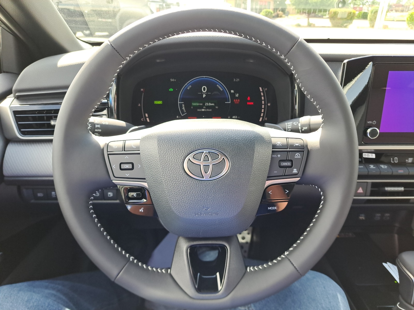 2025 Toyota Camry SE photo 28