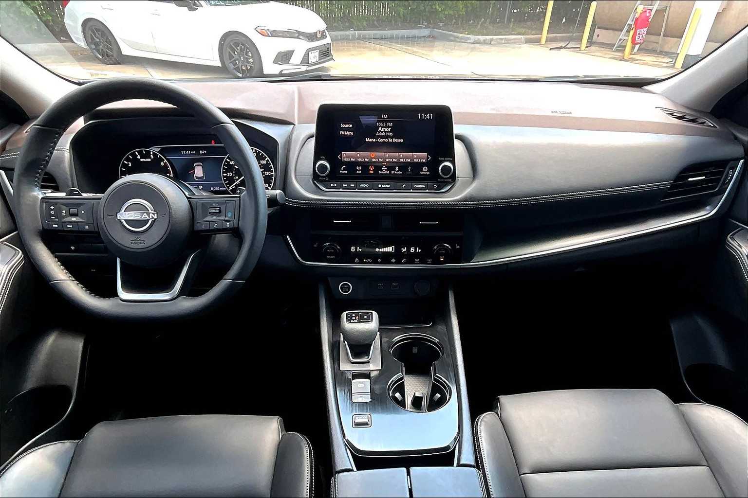 2023 Nissan Rogue SV photo 13