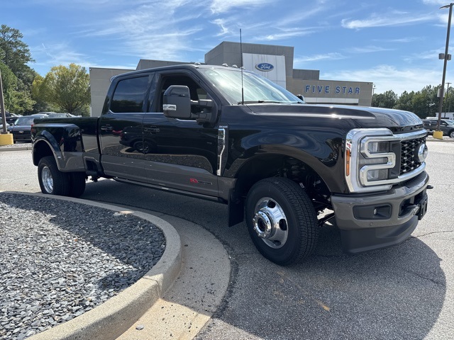 2026 Ford F-350 King Ranch photo 2