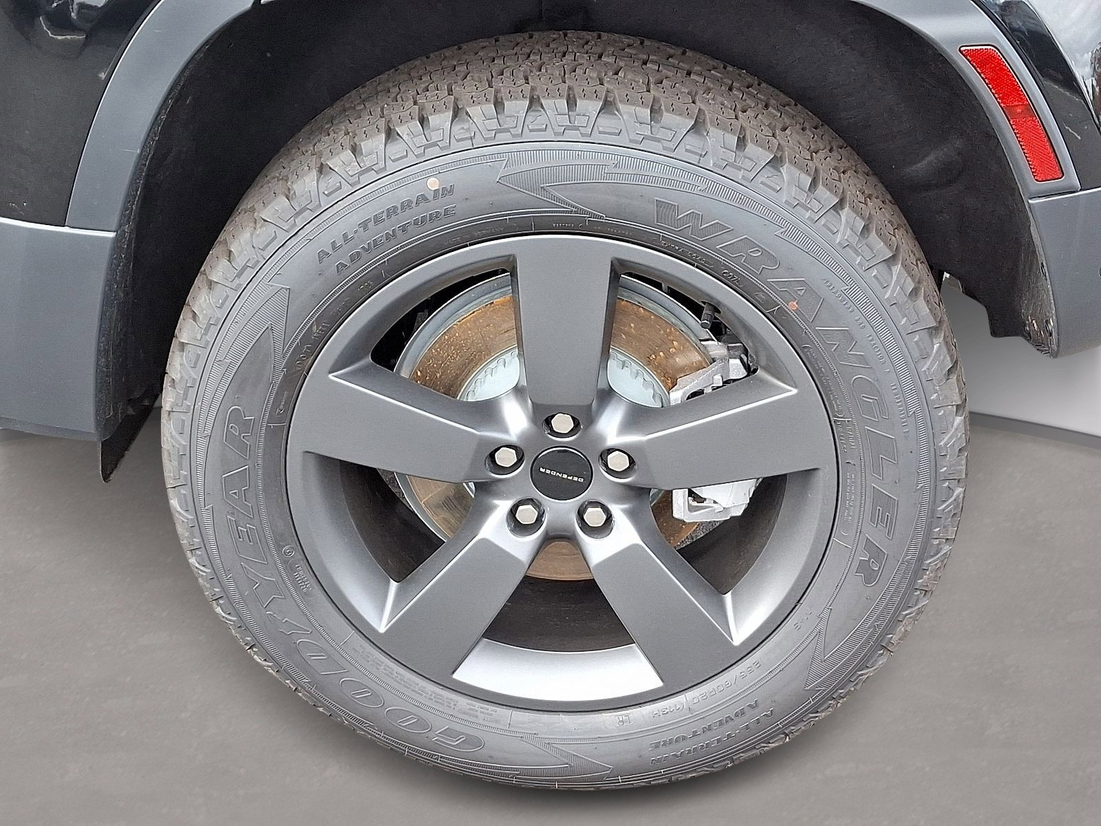 2026 Land Rover Defender S photo 4