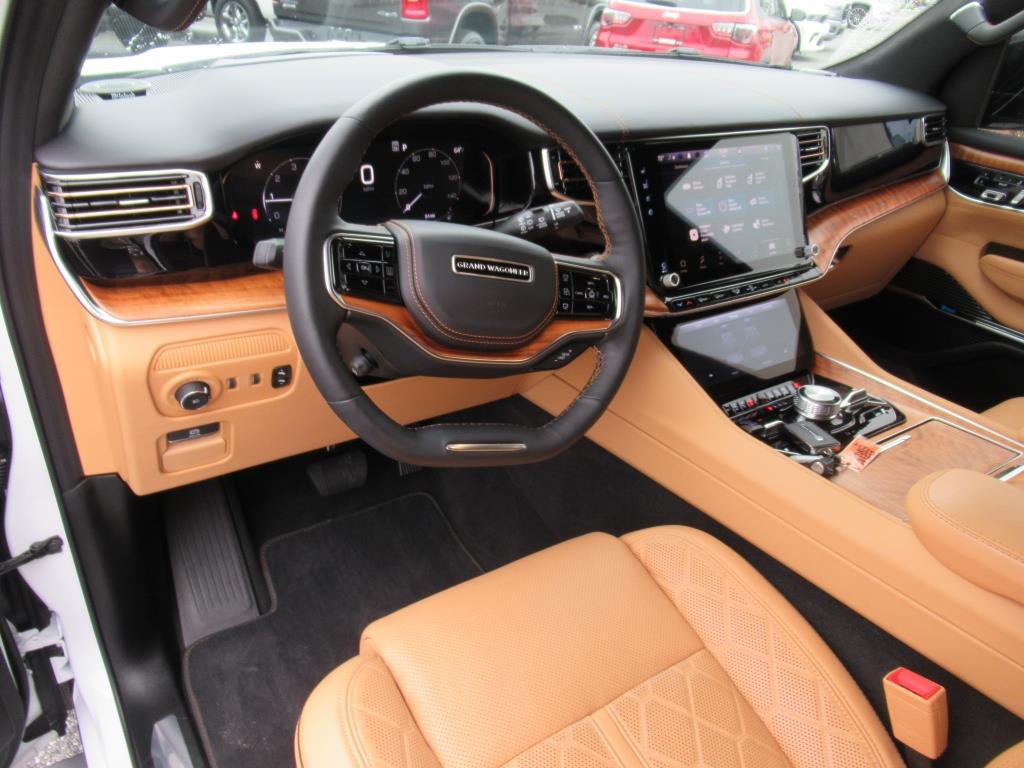 2024 Jeep Grand Wagoneer III photo 14