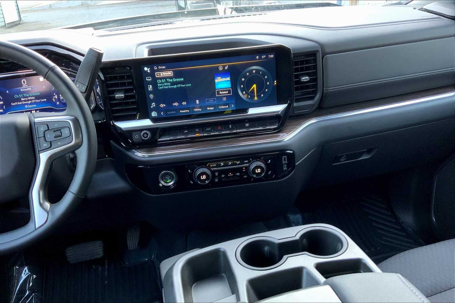 2023 Chevrolet Silverado 1500 LT photo 6