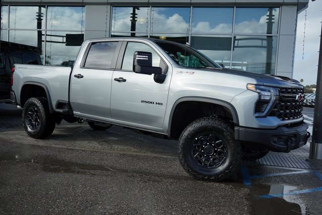 2026 Chevrolet Silverado 2500HD ZR2's photo