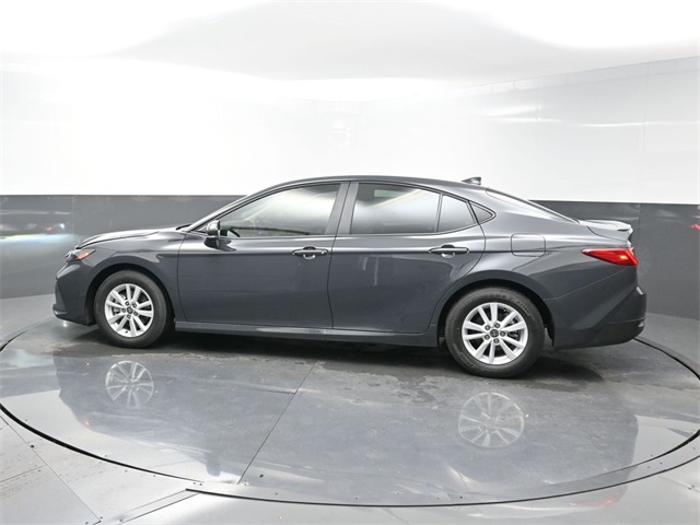 2026 Toyota Camry LE photo 4