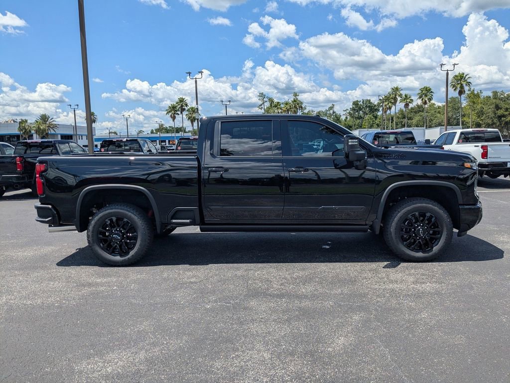 2025 Chevrolet Silverado 2500HD High Country photo 3