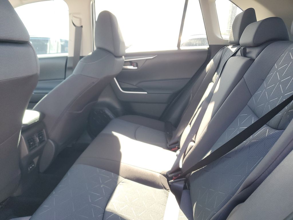 2025 Toyota RAV4 Hybrid XLE photo 15