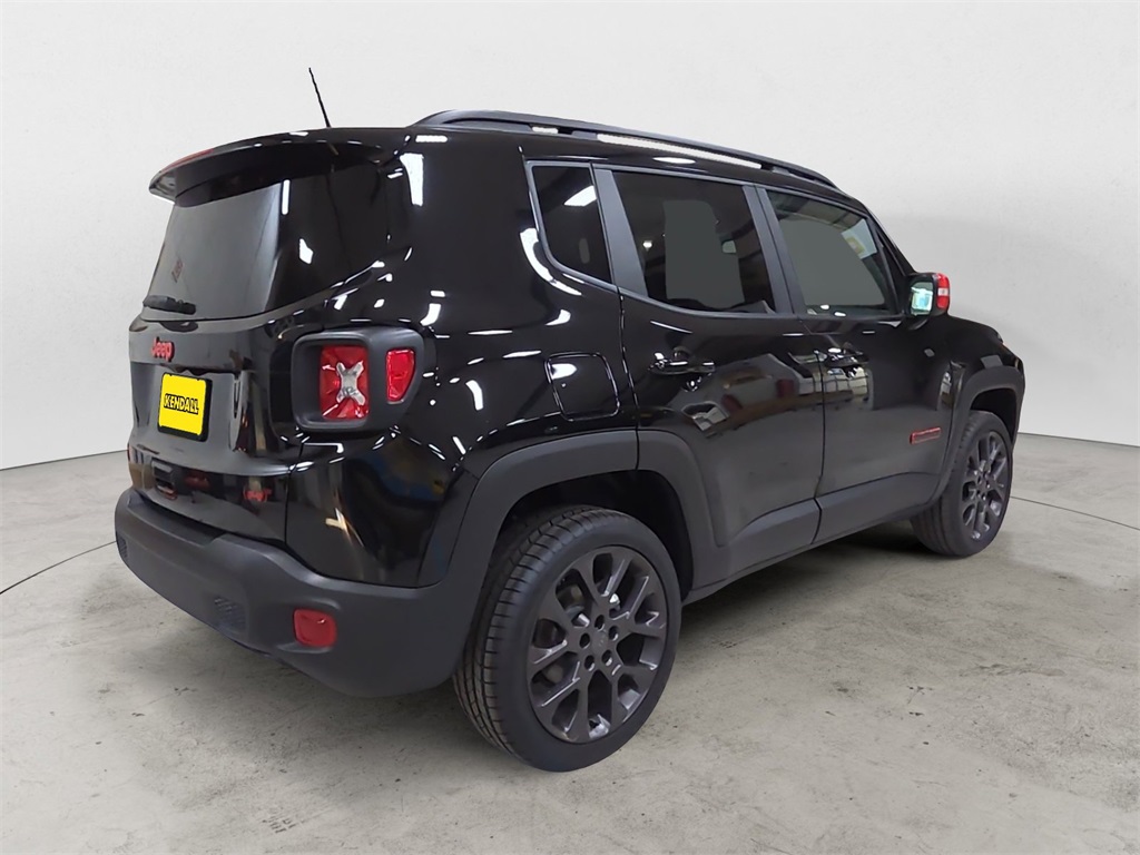 2023 Jeep Renegade Latitude Upland photo 2