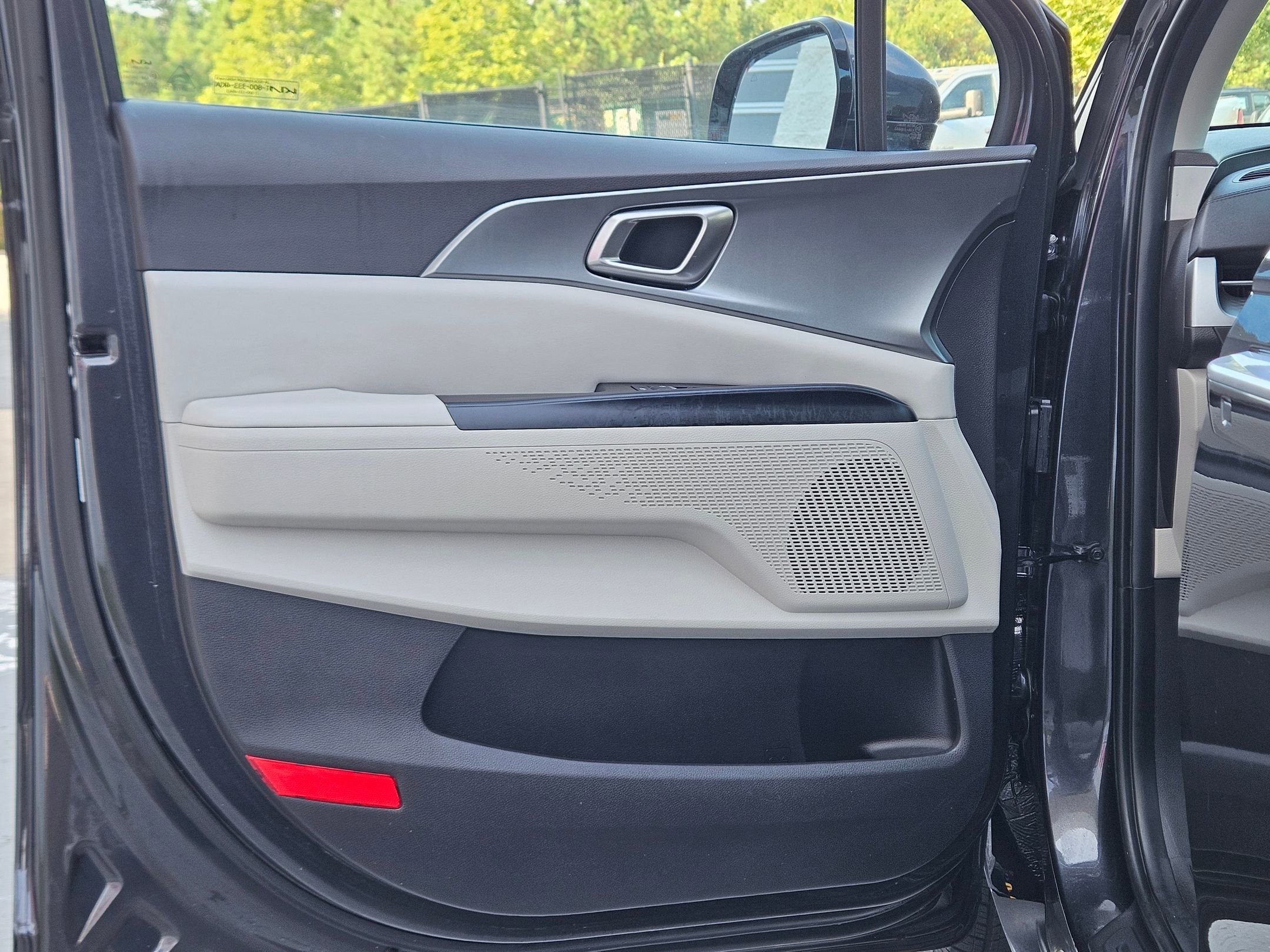 2023 Kia Carnival LX photo 14