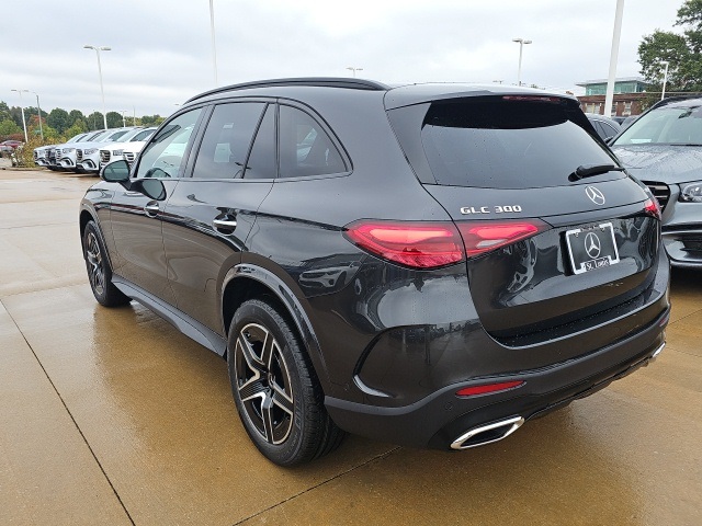 2026 Mercedes Benz GLC 300 4MATIC photo 4