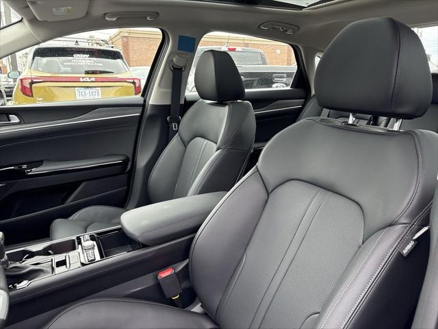2025 Kia K5 EX photo 4