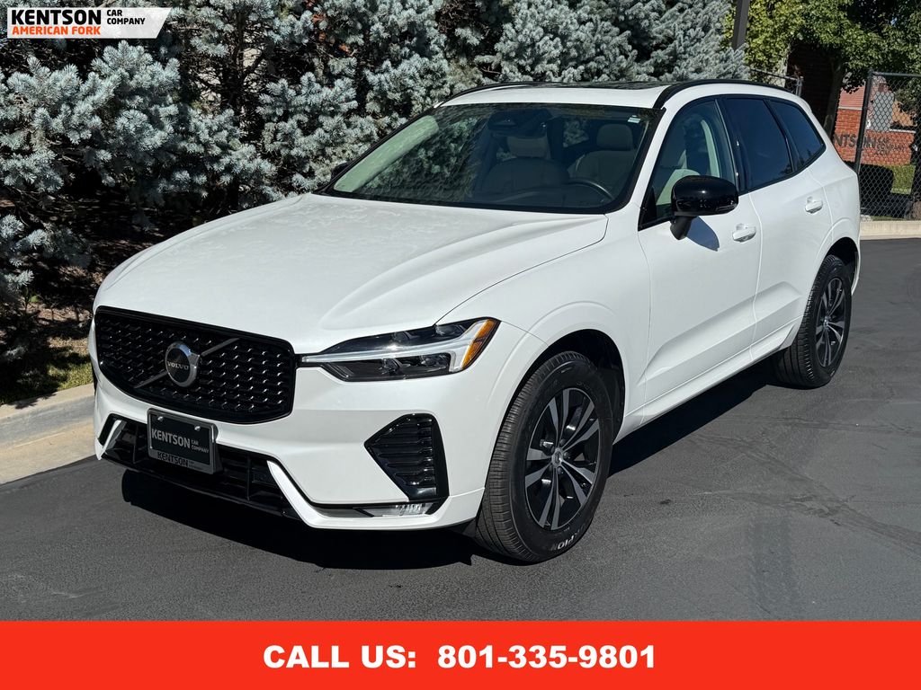 2024 Volvo XC60 Core photo 2