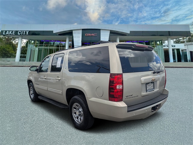 2014 Chevrolet Suburban 1500 LT photo 5