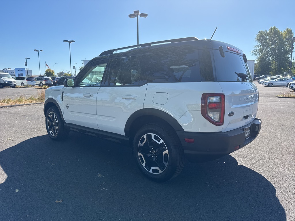 2021 Ford Bronco Sport Outer Banks photo 3
