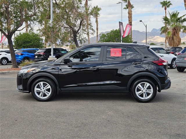 2025 Nissan Kicks Play S photo 16