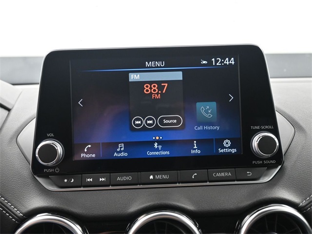 2025 Nissan Sentra SV photo 3