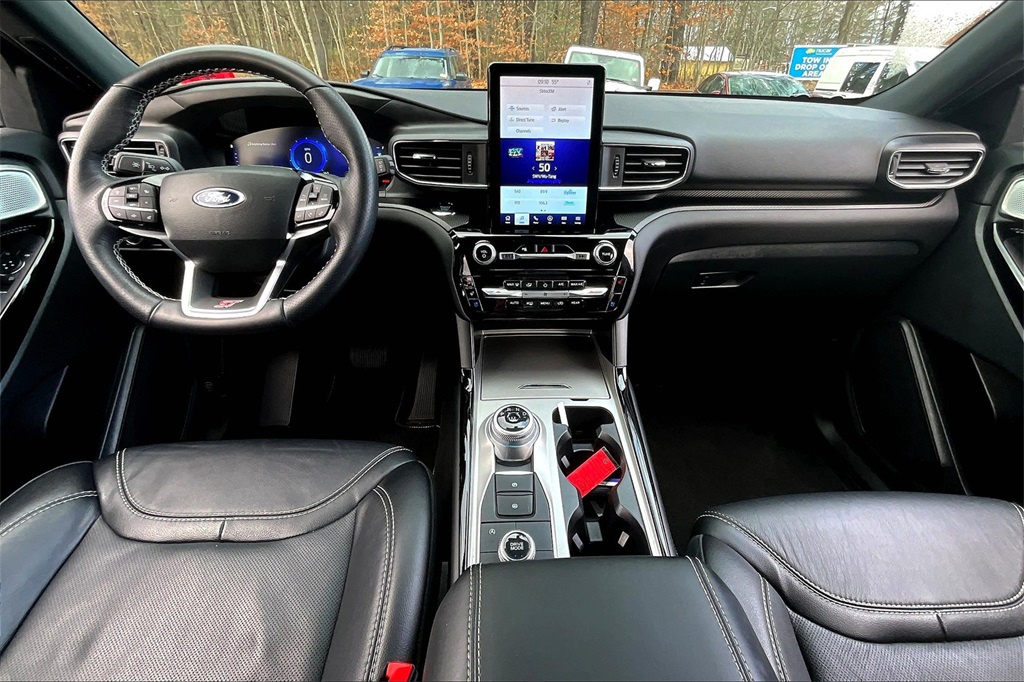 2023 Ford Explorer ST photo 20