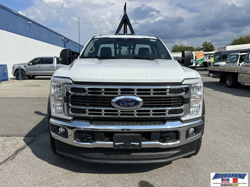2025 Ford F-600 photo 3