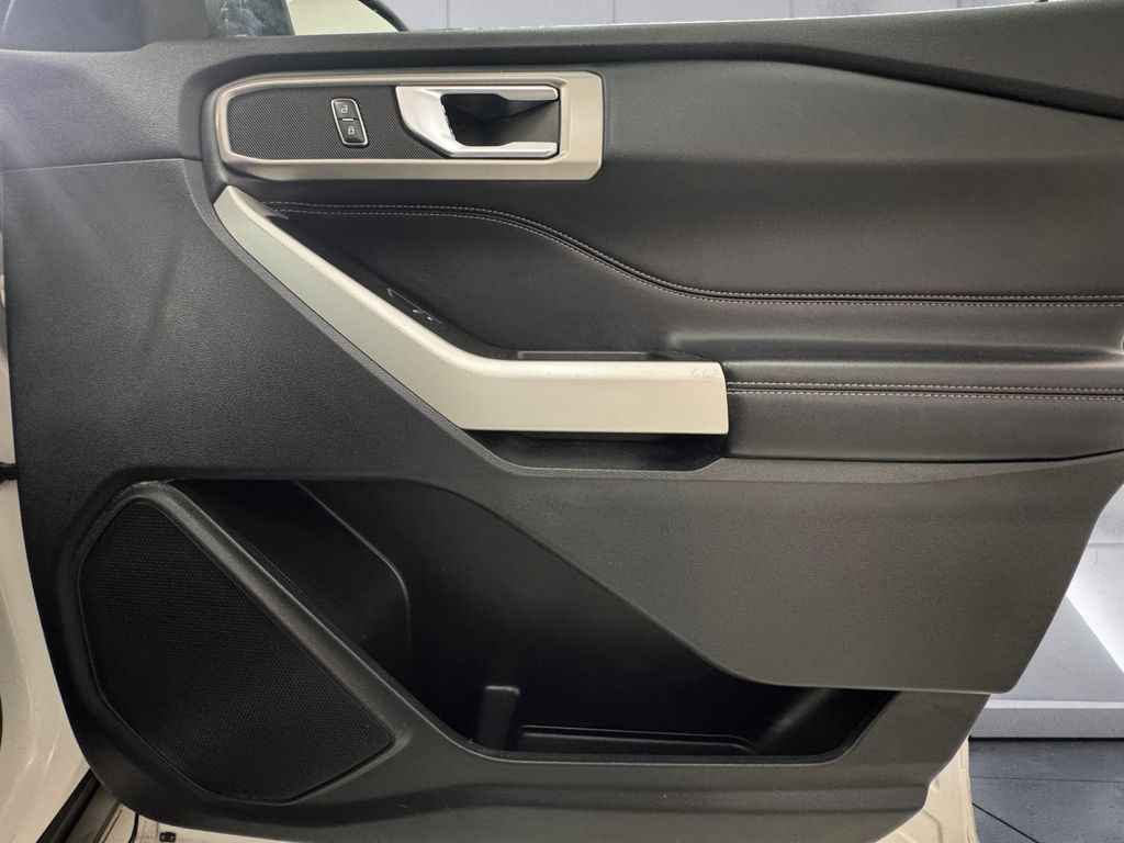 2021 Ford Explorer XLT photo 15