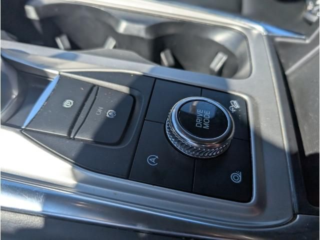 2023 Ford Explorer XLT photo 26