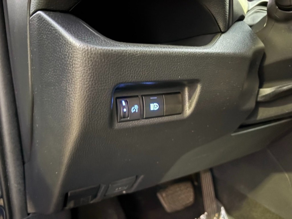 2021 Toyota RAV4 XLE photo 15
