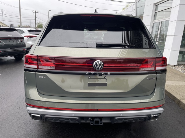 2024 Volkswagen Atlas Peak Edition SEL photo 9
