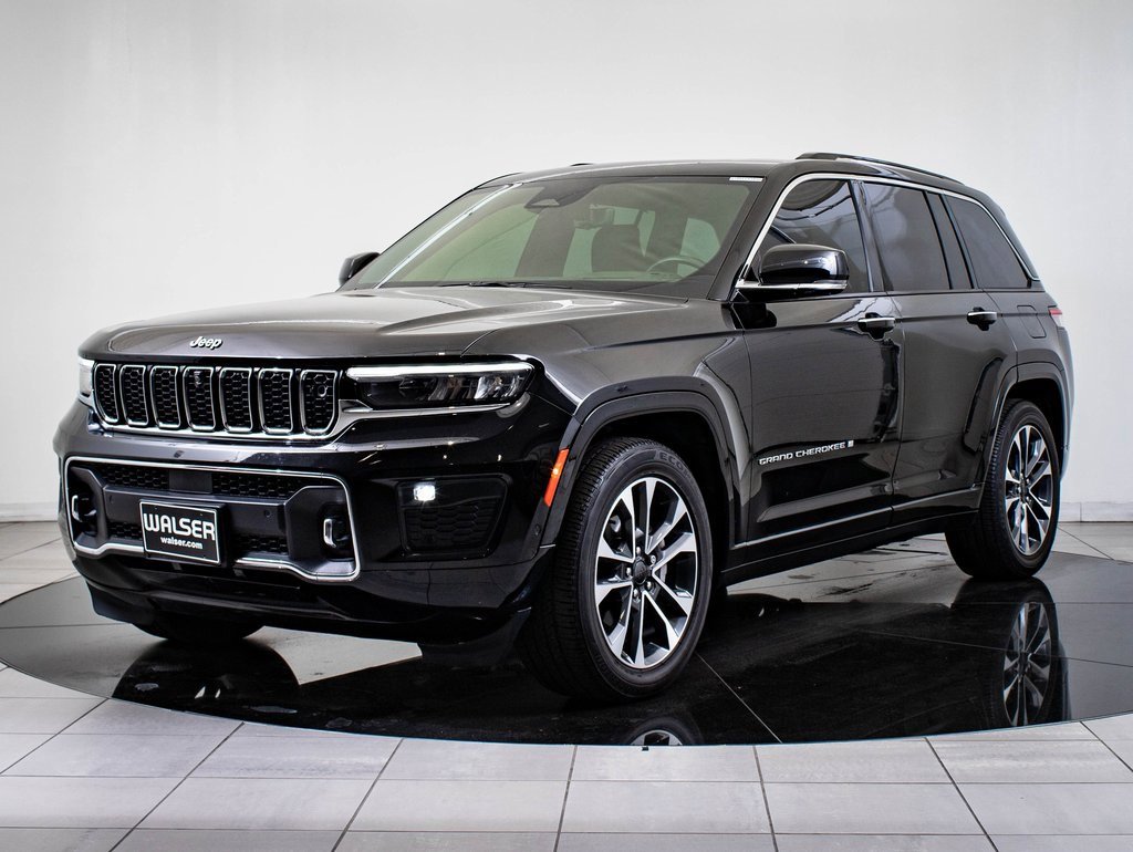 2023 Jeep Grand Cherokee Overland's photo