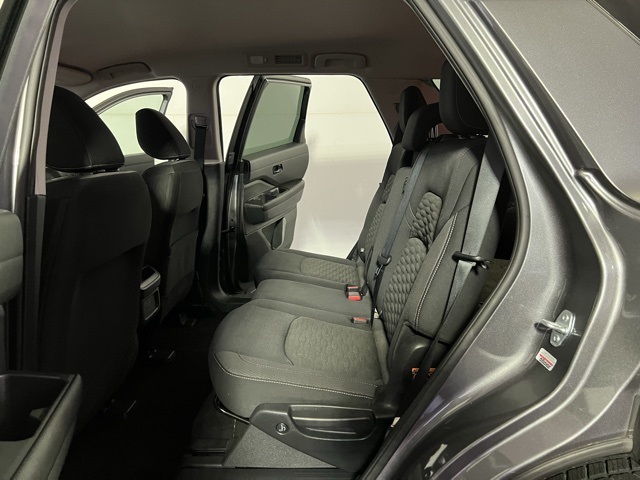 2024 Nissan Pathfinder S photo 21
