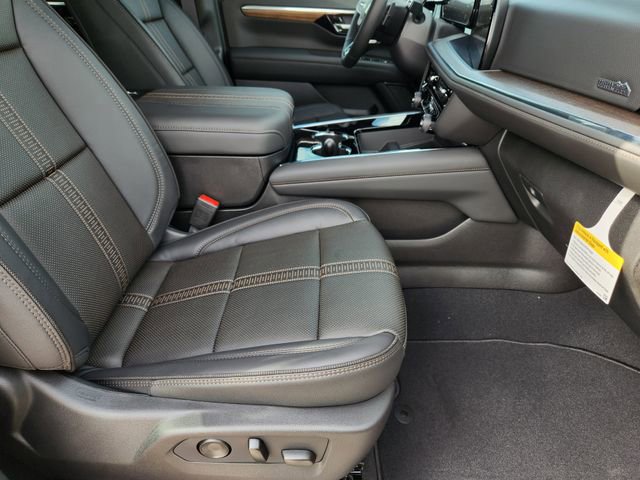 2026 Chevrolet Suburban High Country photo 11