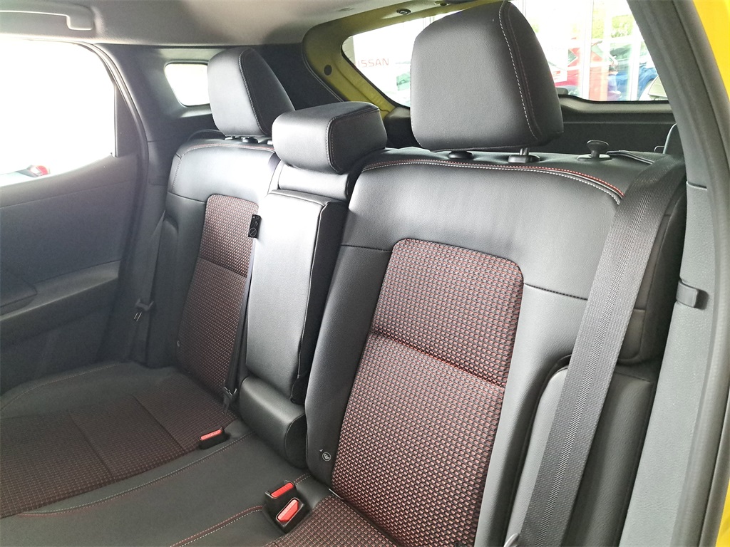 2026 Nissan Kicks SR photo 13