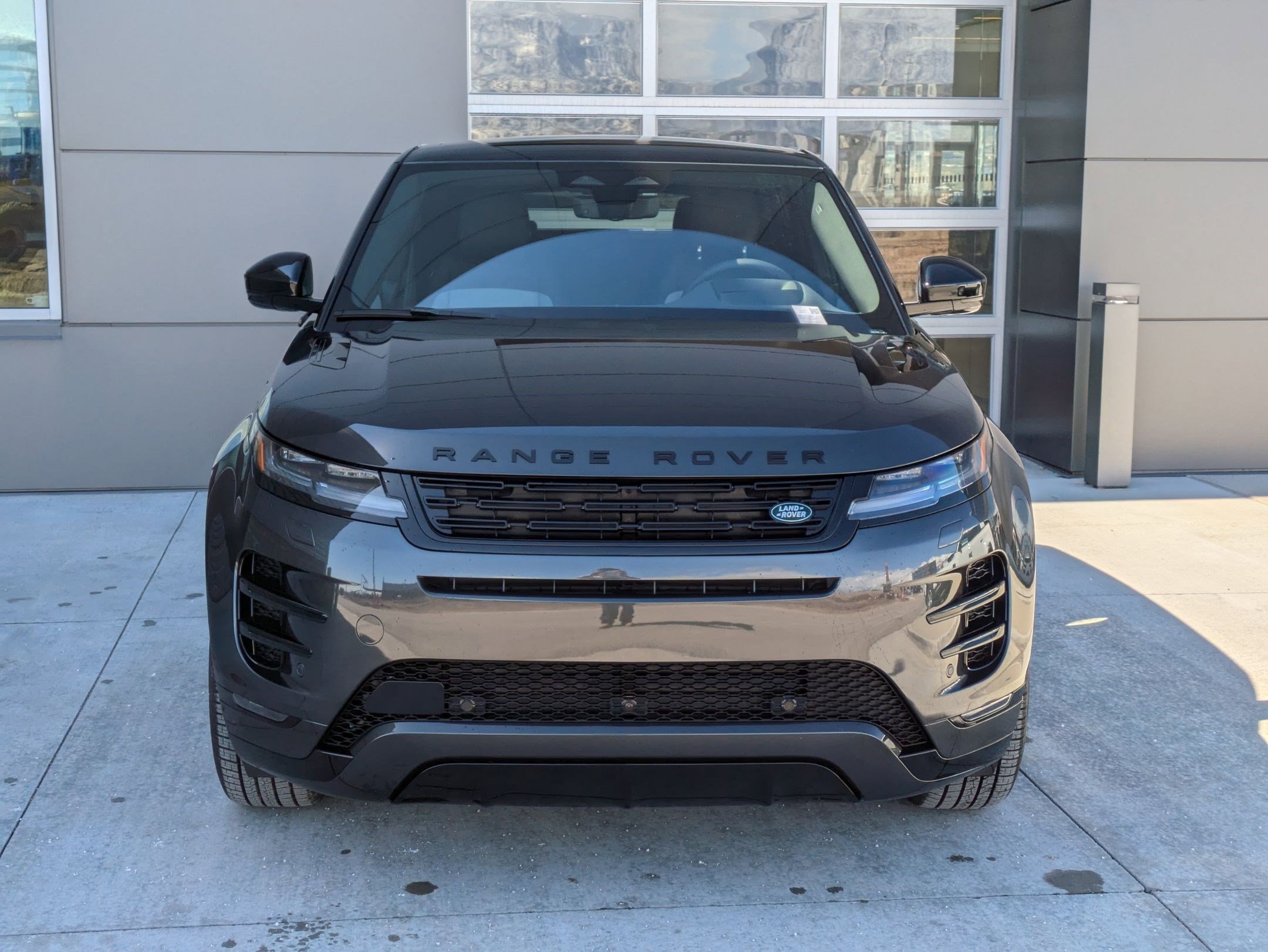 2026 Land Rover Range Rover Evoque Dynamic SE photo 9