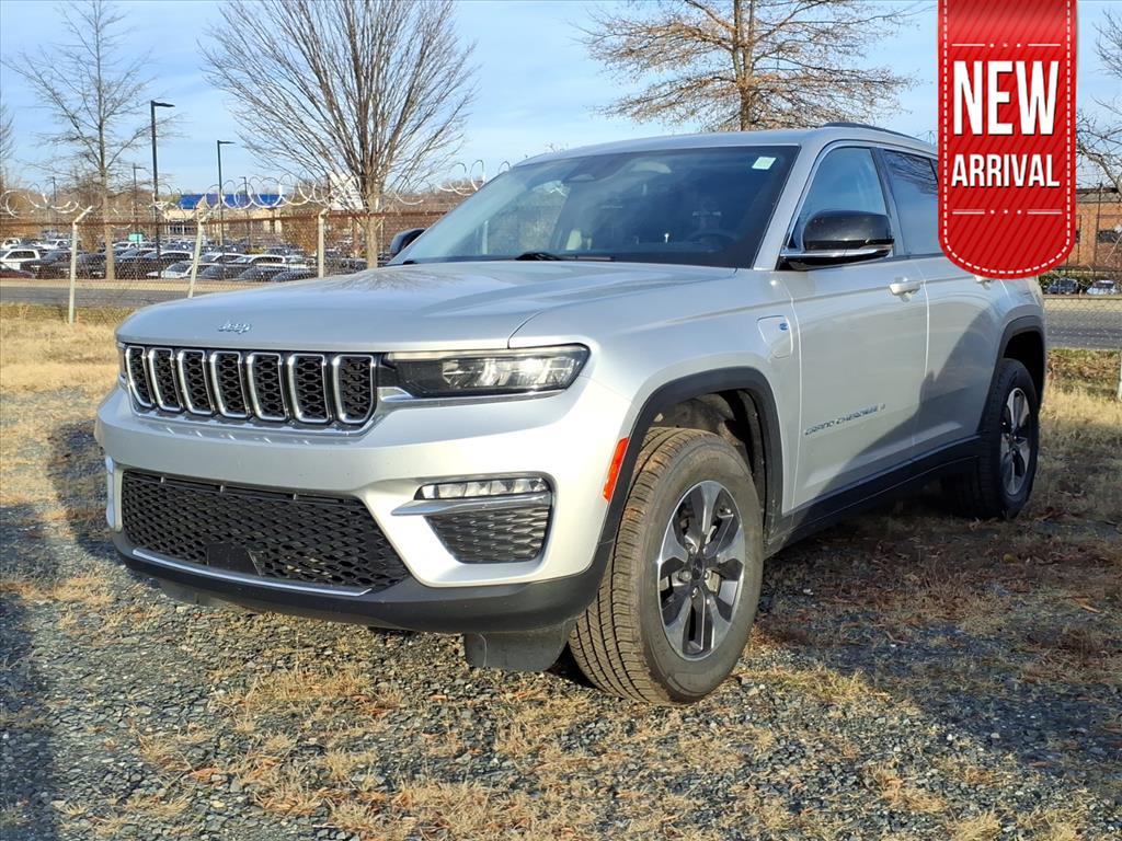 2022 Jeep Grand Cherokee 4xe's photo