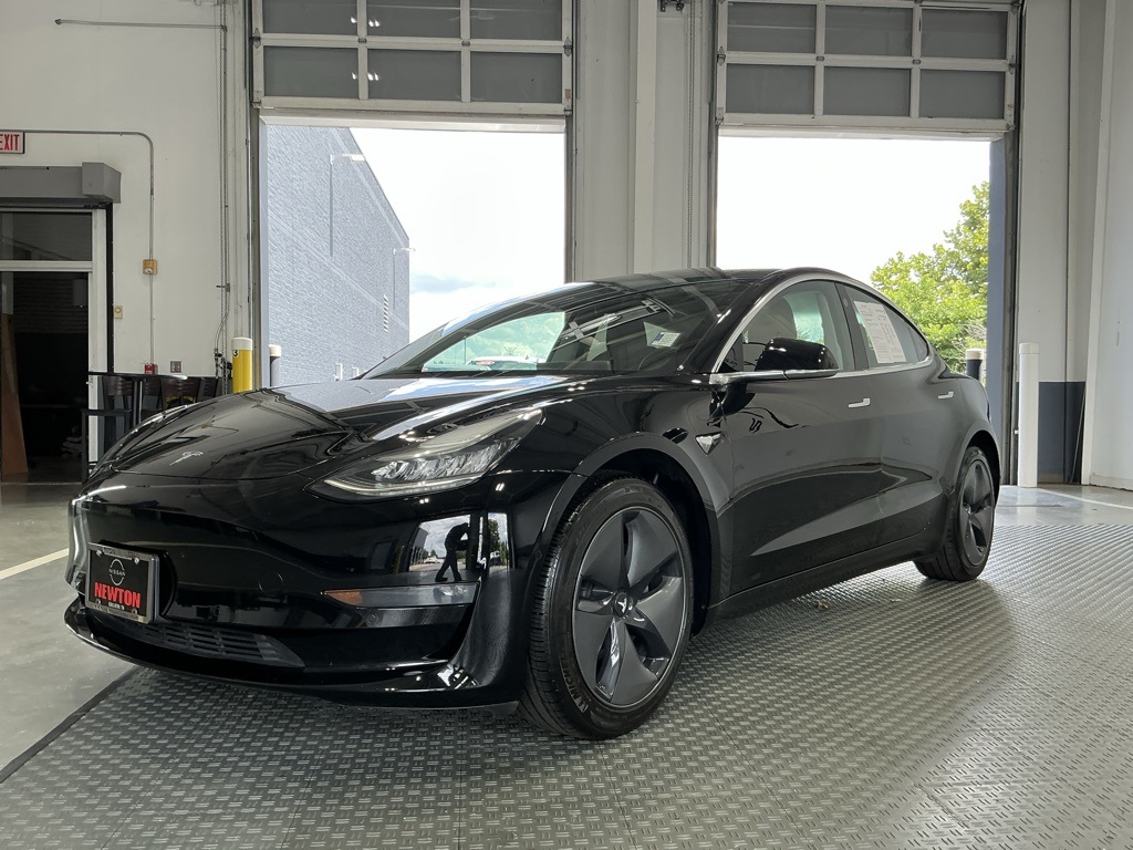 Used 2019 Tesla Model 3 Mid Range with VIN 5YJ3E1EAXKF317052 for sale in Gallatin, TN