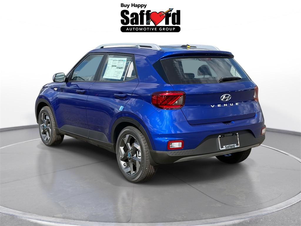 2025 Hyundai Venue Limited photo 2
