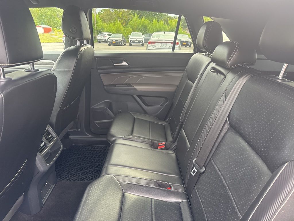 2022 Volkswagen Atlas Cross Sport SE Technology photo 19